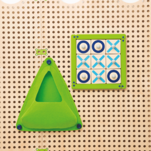 Plug it Tic Tac Toe & Steckspiel Set